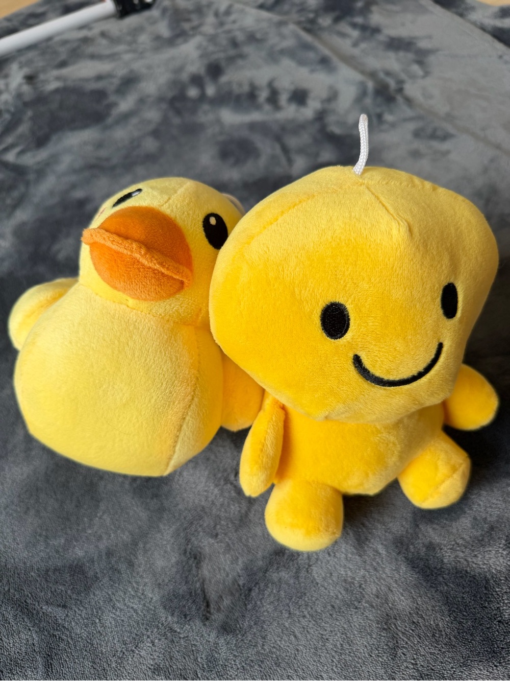Yellow Plush Duo Set | Meme Lore Glaggle Plush Keychain + Mini Duckie Kids